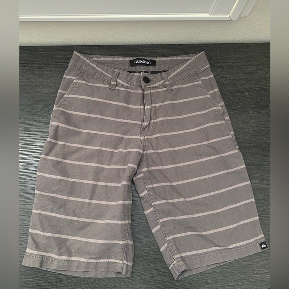 QUIKSILVER Gray Striped Shorts Boys Size 26 Casual - Picture 1 of 7